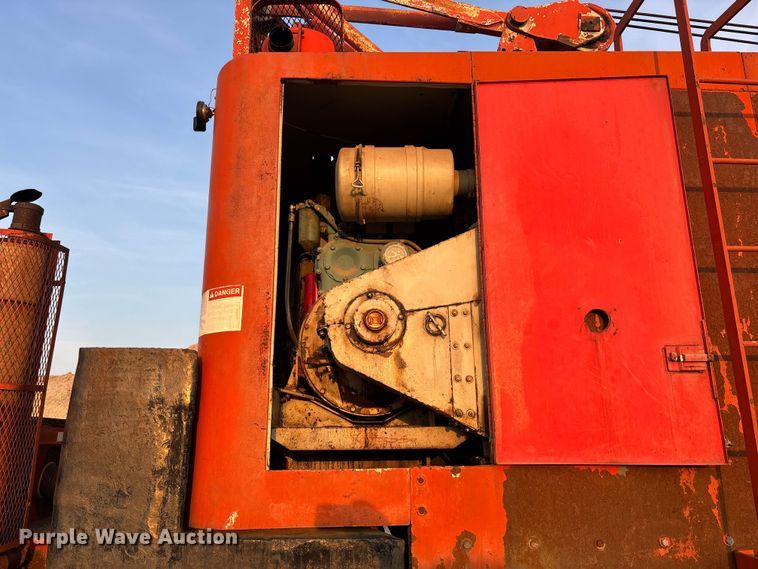 image for item FC5544 1975 FMC 75T-080 convertible