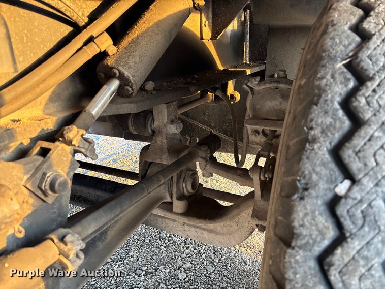 image for item FC5544 1975 FMC 75T-080 convertible