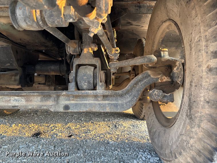 image for item FC5544 1975 FMC 75T-080 convertible