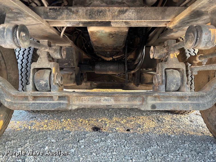 image for item FC5544 1975 FMC 75T-080 convertible