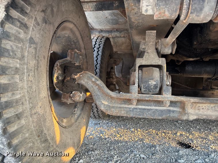 image for item FC5544 1975 FMC 75T-080 convertible