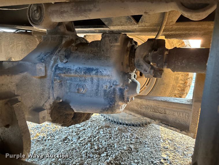 image for item FC5544 1975 FMC 75T-080 convertible