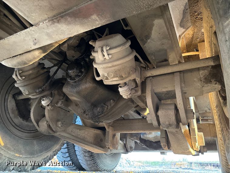 image for item FC5544 1975 FMC 75T-080 convertible