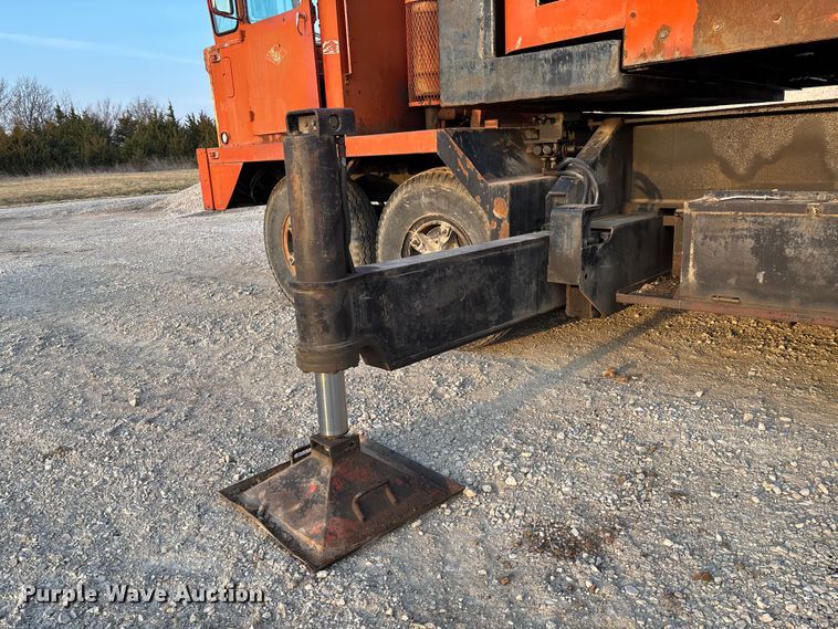 image for item FC5544 1975 FMC 75T-080 convertible