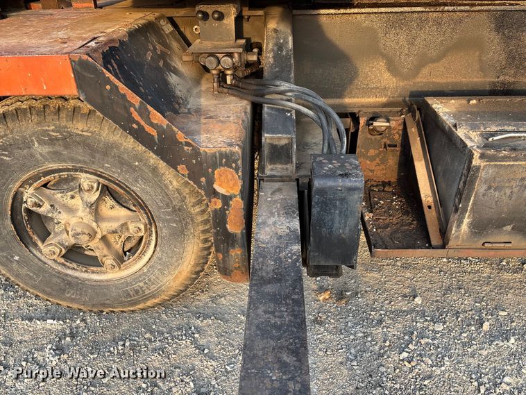 image for item FC5544 1975 FMC 75T-080 convertible