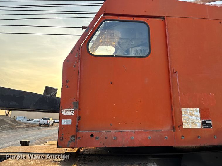 image for item FC5544 1975 FMC 75T-080 convertible