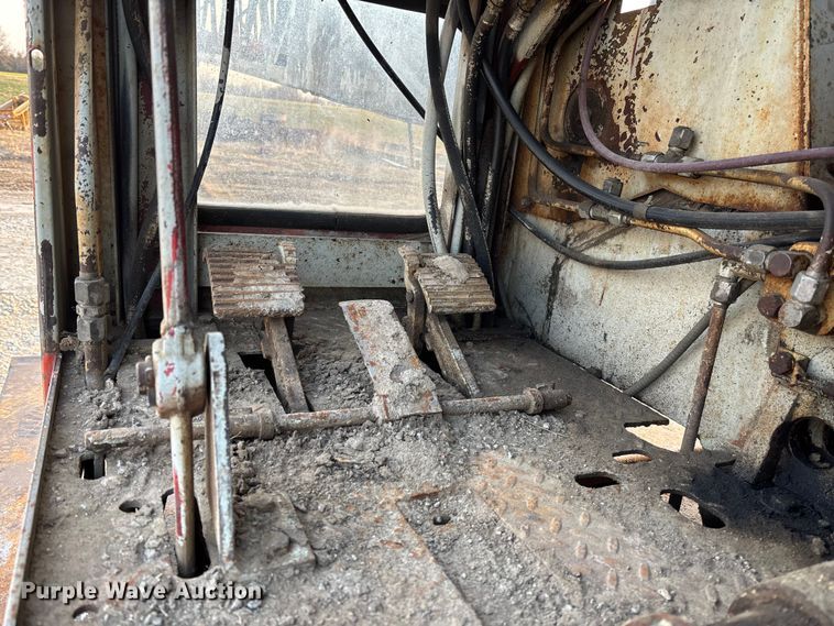 image for item FC5544 1975 FMC 75T-080 convertible