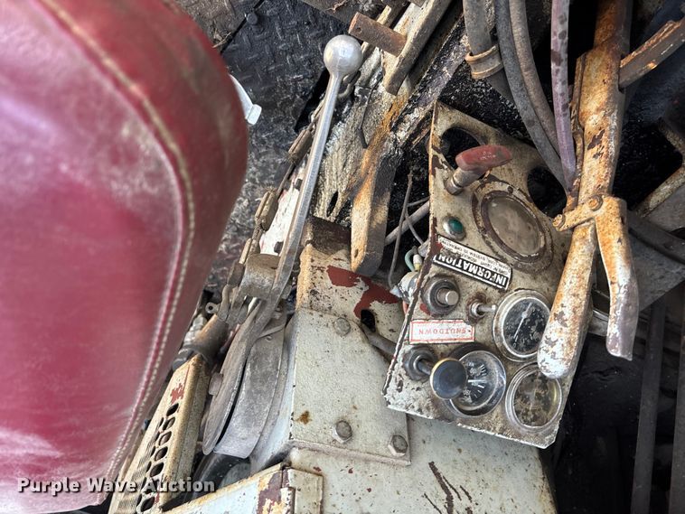 image for item FC5544 1975 FMC 75T-080 convertible