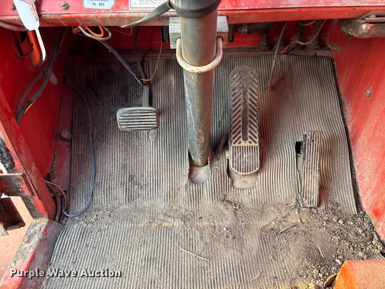 image for item FC5544 1975 FMC 75T-080 convertible