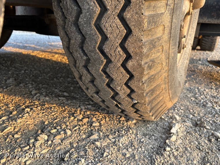 image for item FC5544 1975 FMC 75T-080 convertible