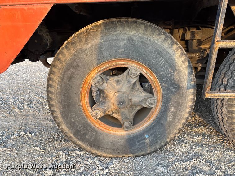 image for item FC5544 1975 FMC 75T-080 convertible