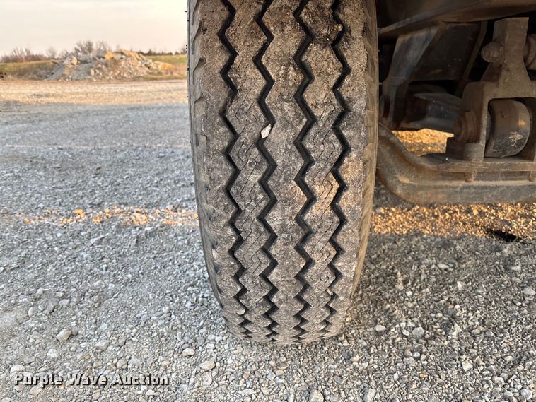 image for item FC5544 1975 FMC 75T-080 convertible