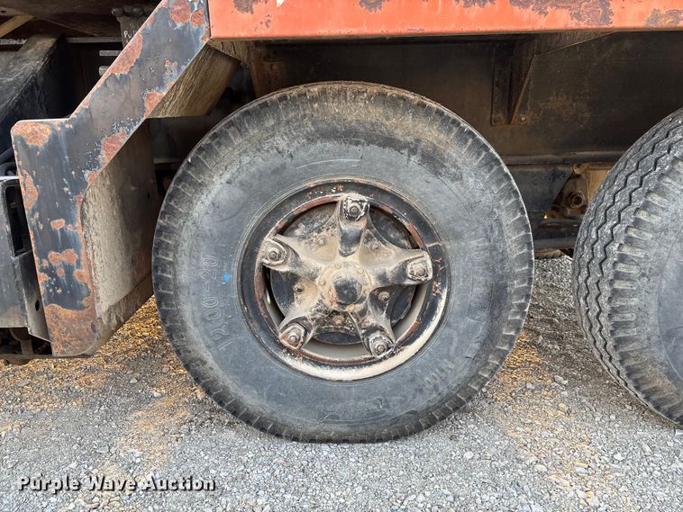 image for item FC5544 1975 FMC 75T-080 convertible