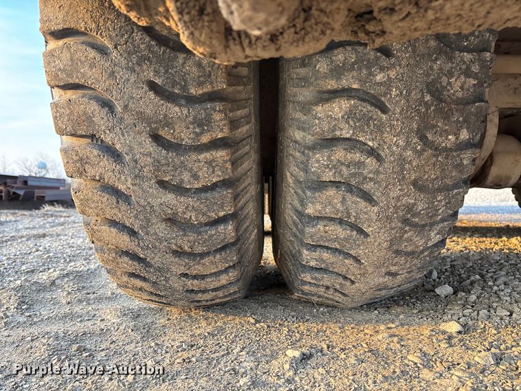 image for item FC5544 1975 FMC 75T-080 convertible