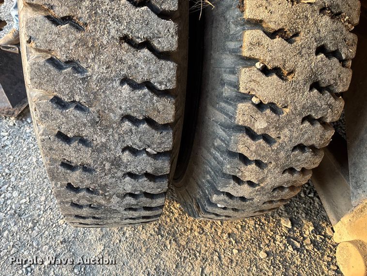 image for item FC5544 1975 FMC 75T-080 convertible