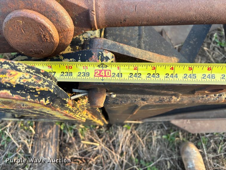 image for item FC5544 1975 FMC 75T-080 convertible