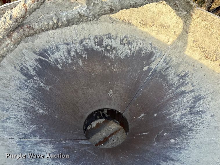 image for item FC5545 Gar-Bro crane concrete bucket