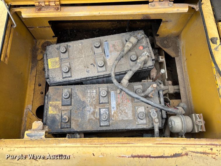 image for item FC5548 1997 Komatsu PC300LC-6LC excavator