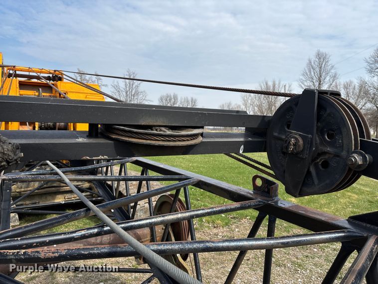 image for item FC5550 1966 American 5299 crane