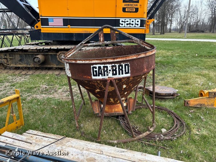 image for item FC5552 Gar-Bro 427-R crane concrete bucket