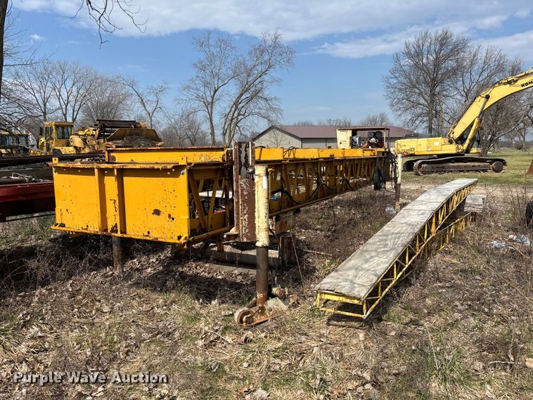 image for item FC5553 1987 Gomaco C-450 bridge deck finisher