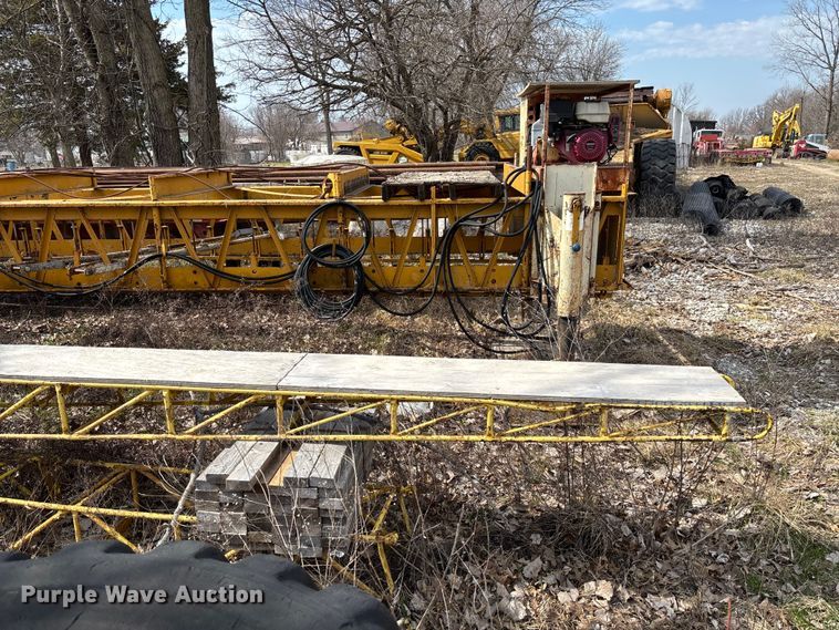 image for item FC5553 1987 Gomaco C-450 bridge deck finisher