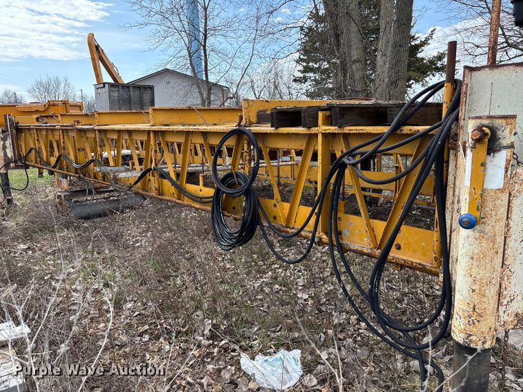 image for item FC5553 1987 Gomaco C-450 bridge deck finisher