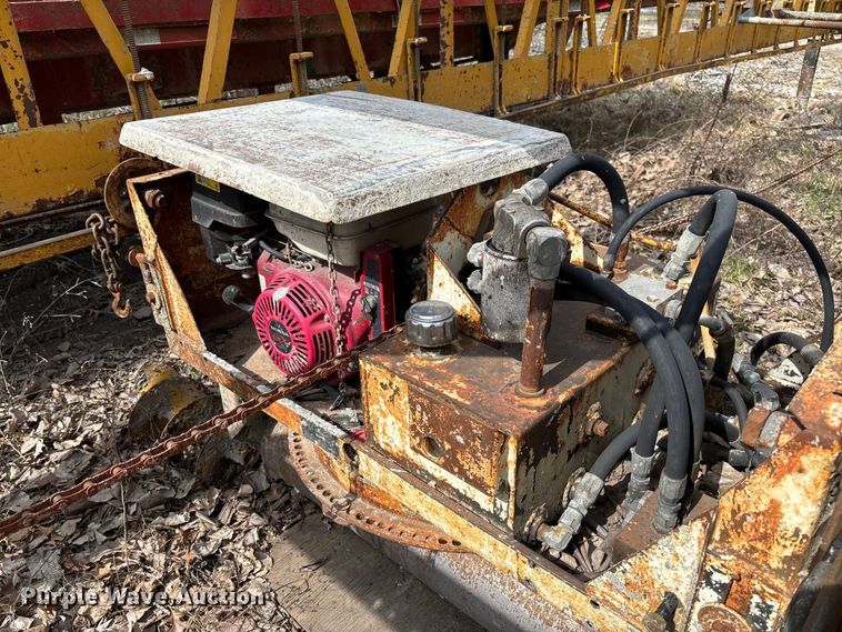 image for item FC5553 1987 Gomaco C-450 bridge deck finisher