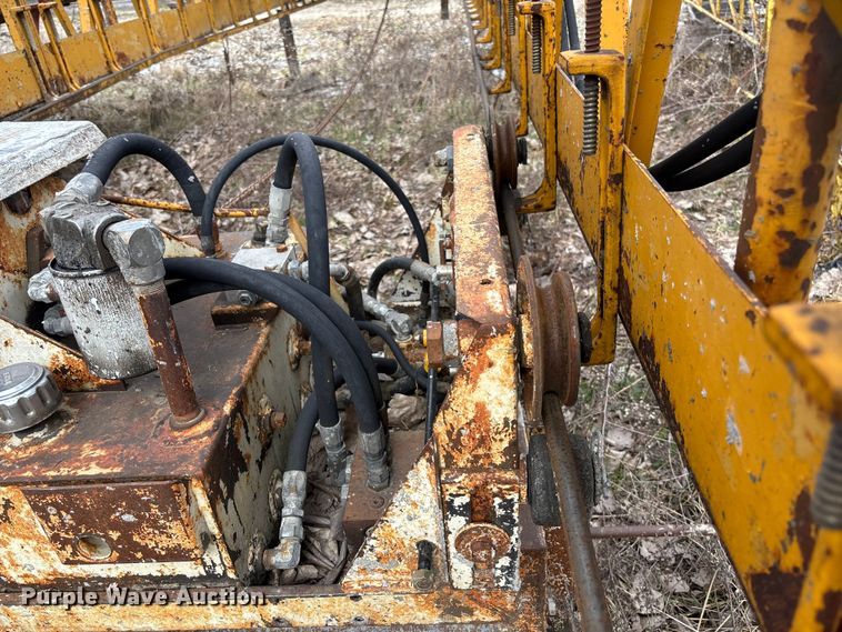 image for item FC5553 1987 Gomaco C-450 bridge deck finisher