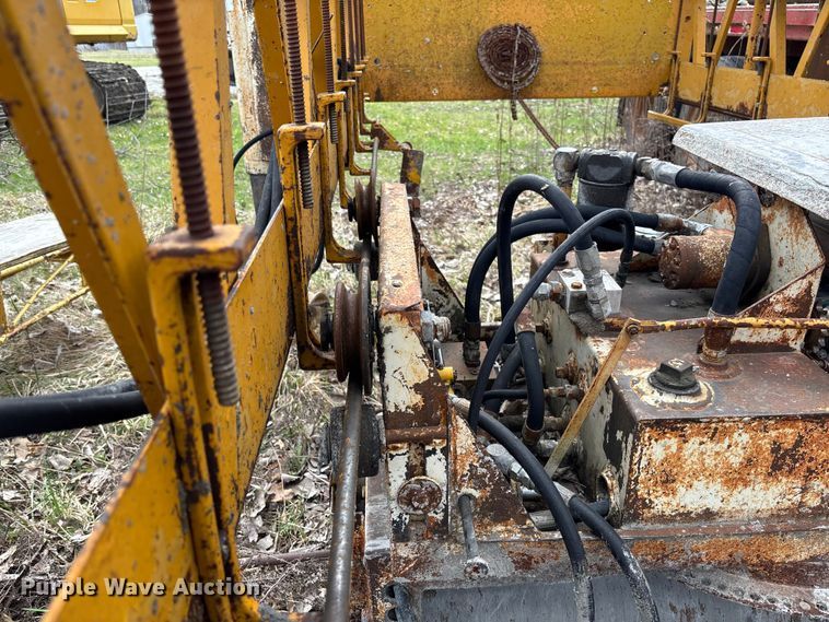 image for item FC5553 1987 Gomaco C-450 bridge deck finisher