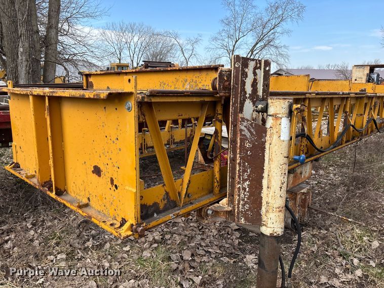 image for item FC5553 1987 Gomaco C-450 bridge deck finisher