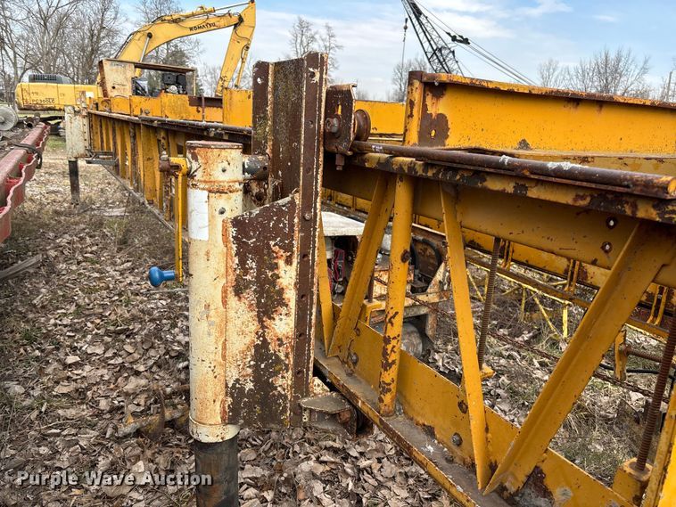 image for item FC5553 1987 Gomaco C-450 bridge deck finisher