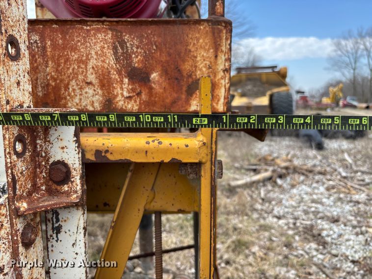 image for item FC5553 1987 Gomaco C-450 bridge deck finisher