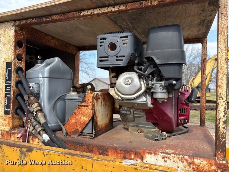 image for item FC5553 1987 Gomaco C-450 bridge deck finisher