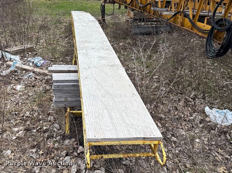 image for item FC5553 1987 Gomaco C-450 bridge deck finisher