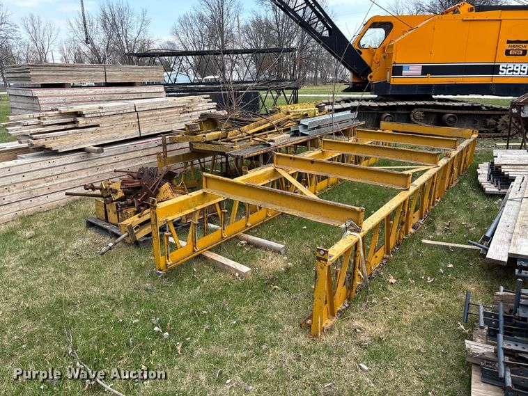 image for item FC5553 1987 Gomaco C-450 bridge deck finisher