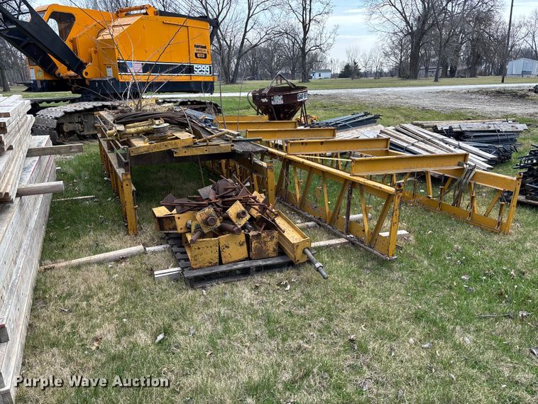 image for item FC5553 1987 Gomaco C-450 bridge deck finisher