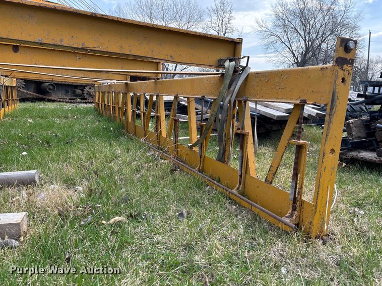 image for item FC5553 1987 Gomaco C-450 bridge deck finisher