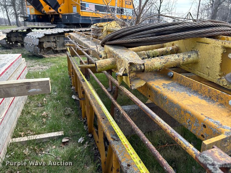 image for item FC5553 1987 Gomaco C-450 bridge deck finisher