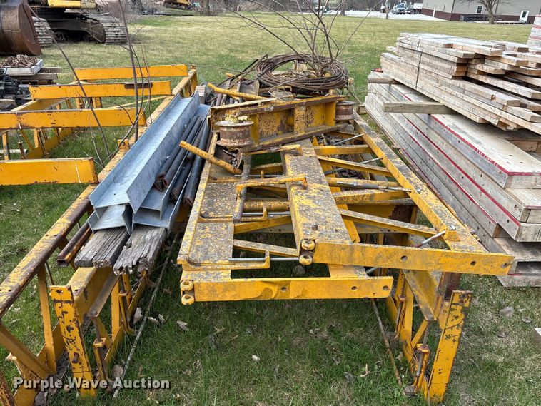 image for item FC5553 1987 Gomaco C-450 bridge deck finisher