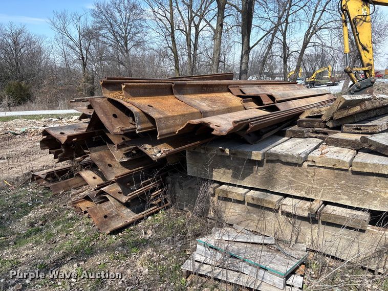 image for item FC5556 Sheet piling