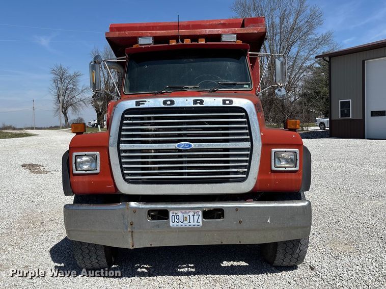 image for item FC5558 1995 Ford LT9000 dump truck