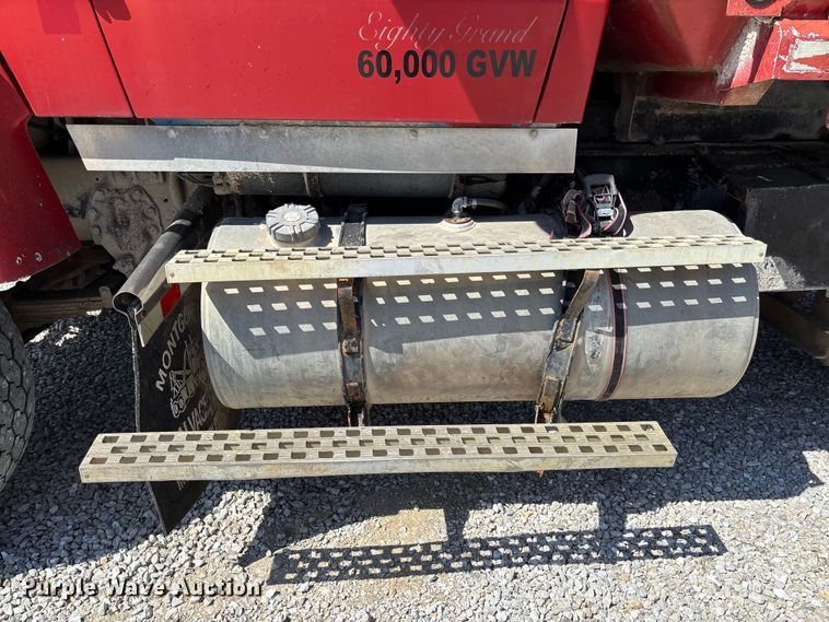 image for item FC5558 1995 Ford LT9000 dump truck