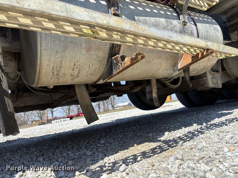 image for item FC5558 1995 Ford LT9000 dump truck