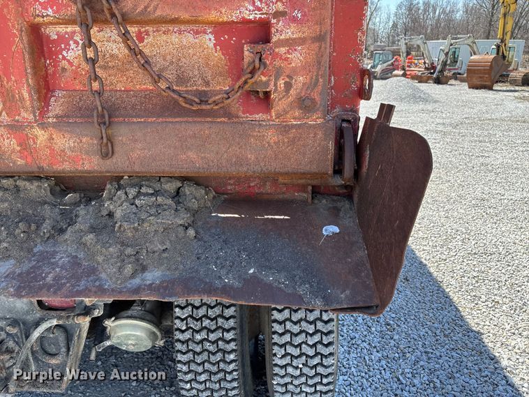 image for item FC5558 1995 Ford LT9000 dump truck