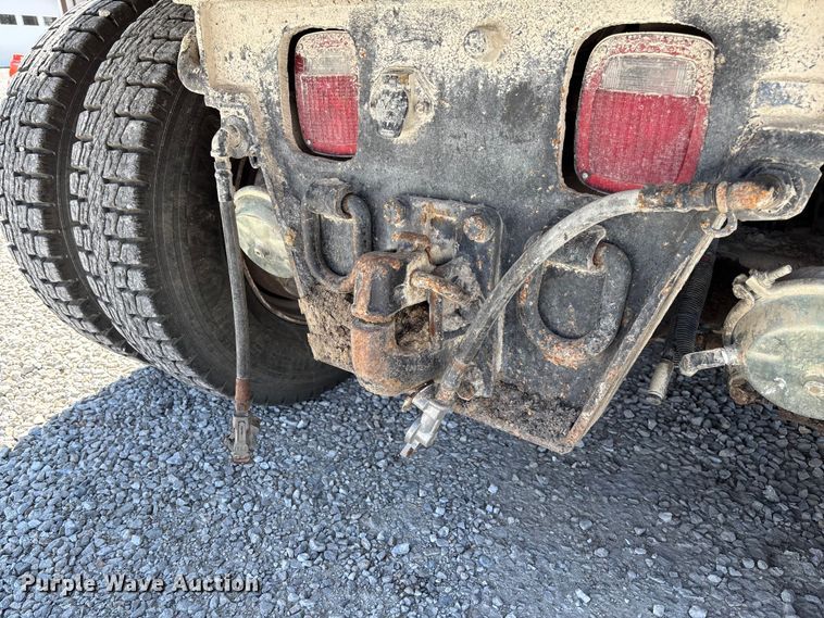 image for item FC5558 1995 Ford LT9000 dump truck