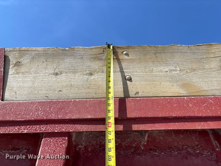 image for item FC5558 1995 Ford LT9000 dump truck