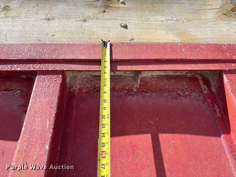 image for item FC5558 1995 Ford LT9000 dump truck