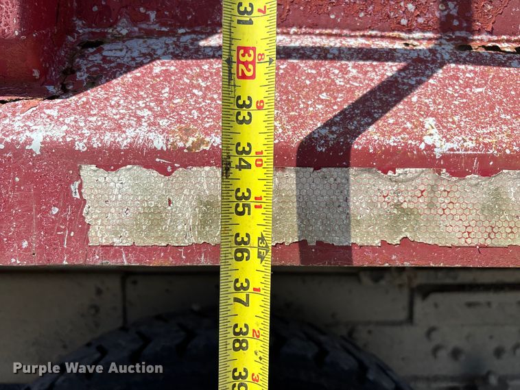 image for item FC5558 1995 Ford LT9000 dump truck