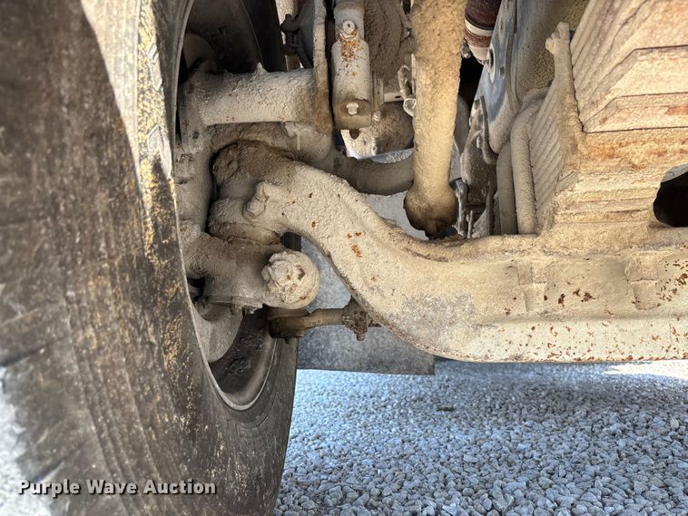 image for item FC5558 1995 Ford LT9000 dump truck